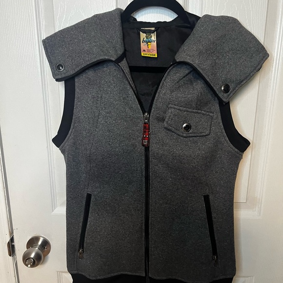 Burton vest - Picture 2 of 5